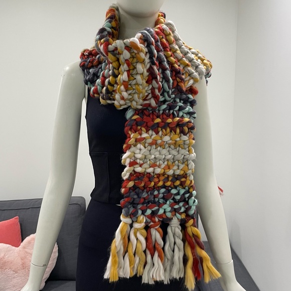Accessories - Oversized Chunky SCARF WITH FRINGE Beautiful Colours Soft Warm Fun to Wear